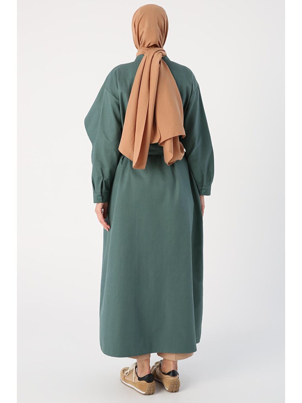 Yeşil Nefti Kolu Volanlı Kuşaklı Çıtçıtlı Ferace-3