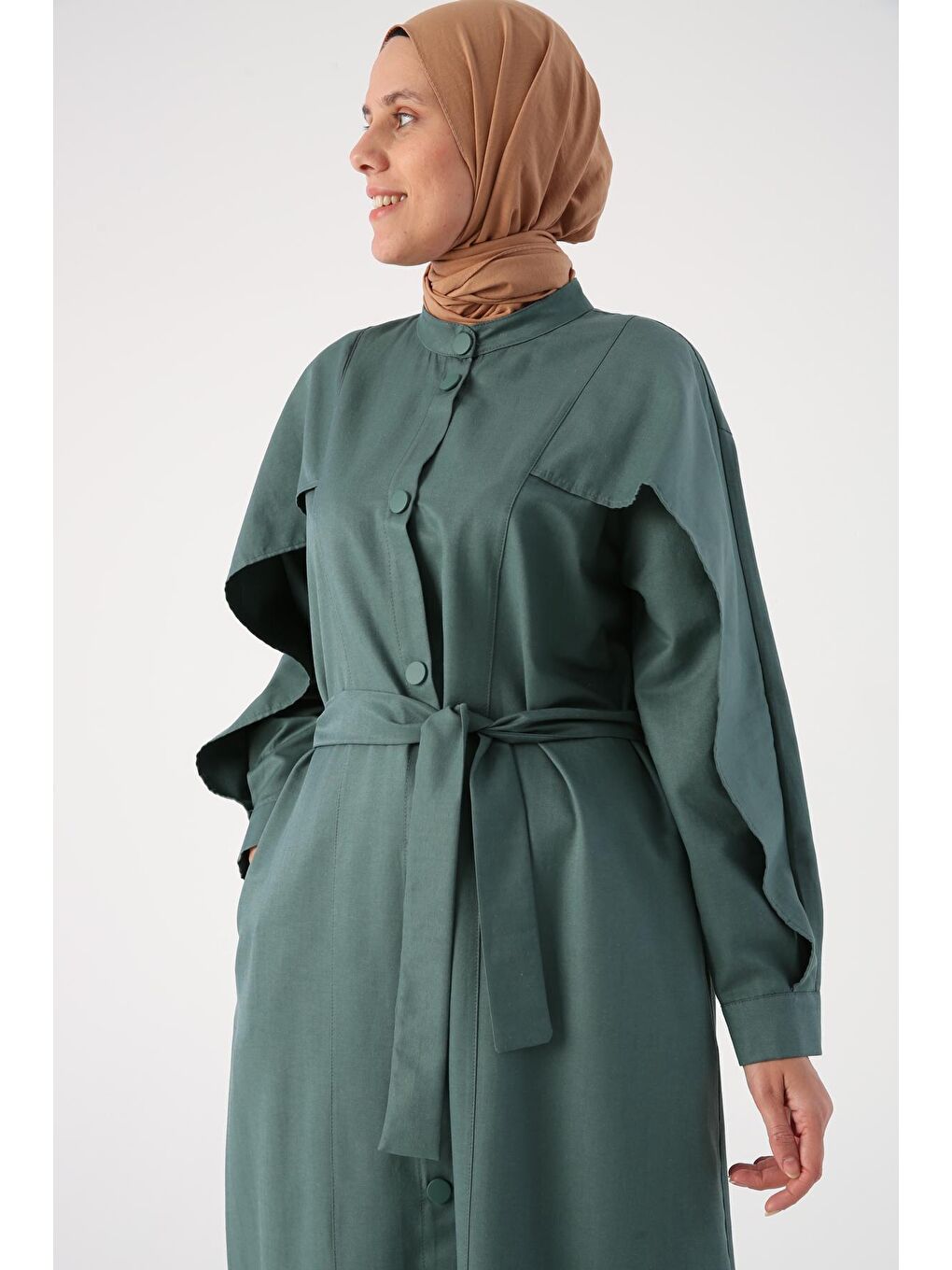 Yeşil Nefti Kolu Volanlı Kuşaklı Çıtçıtlı Ferace-4