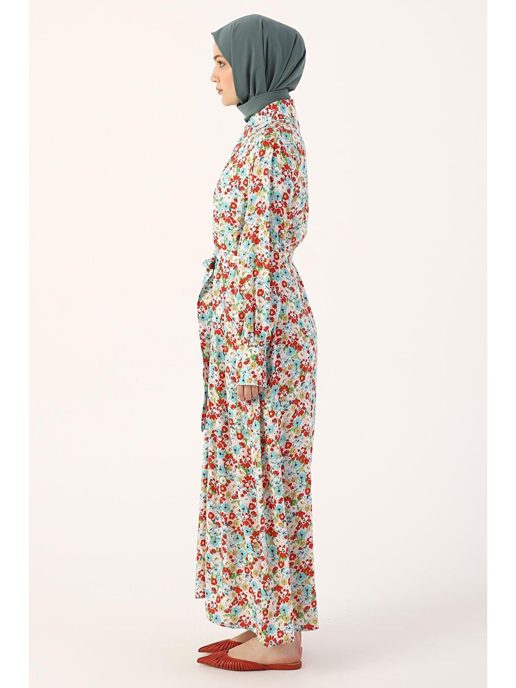 Gri-Kırmızı Eteği Volanlı Desenli Kuşaklı Gömlek Elbise-2