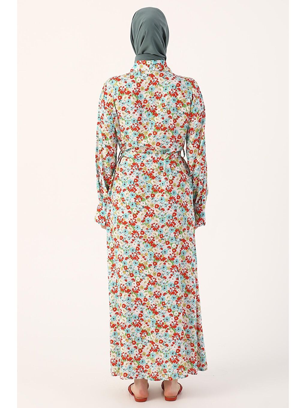 Gri-Kırmızı Eteği Volanlı Desenli Kuşaklı Gömlek Elbise-3