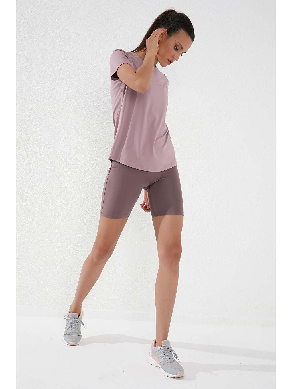 Pembe Gül Kurusu Basic Kısa Kol Standart Kalıp O Yaka Kadın Tişört - 97144-8