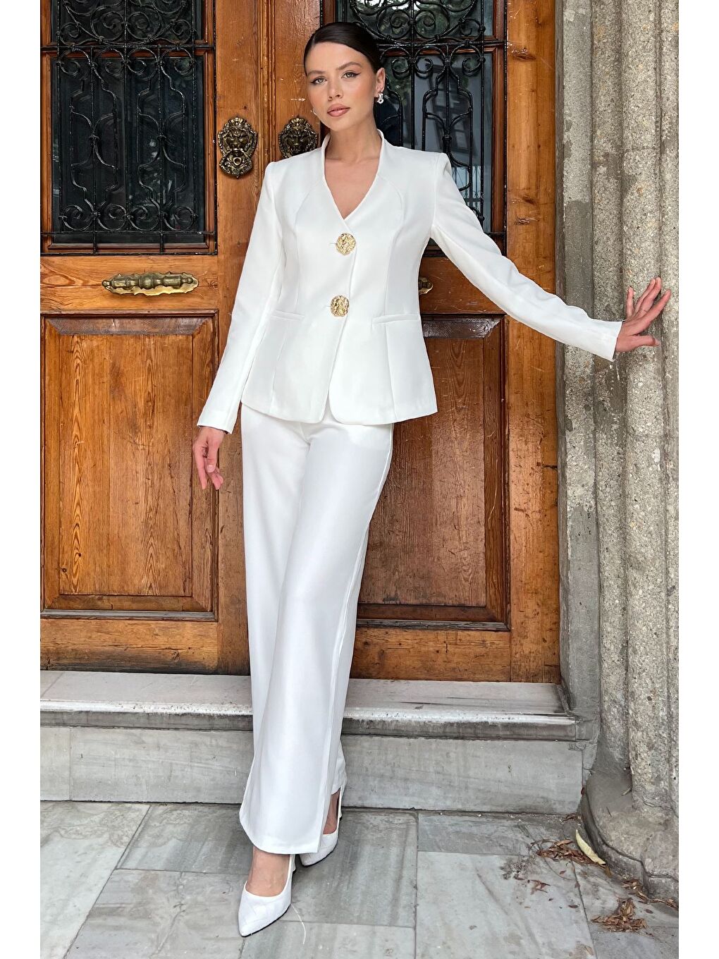 Beyaz Düğme Detaylı Ceket Pantolon İkili Takım