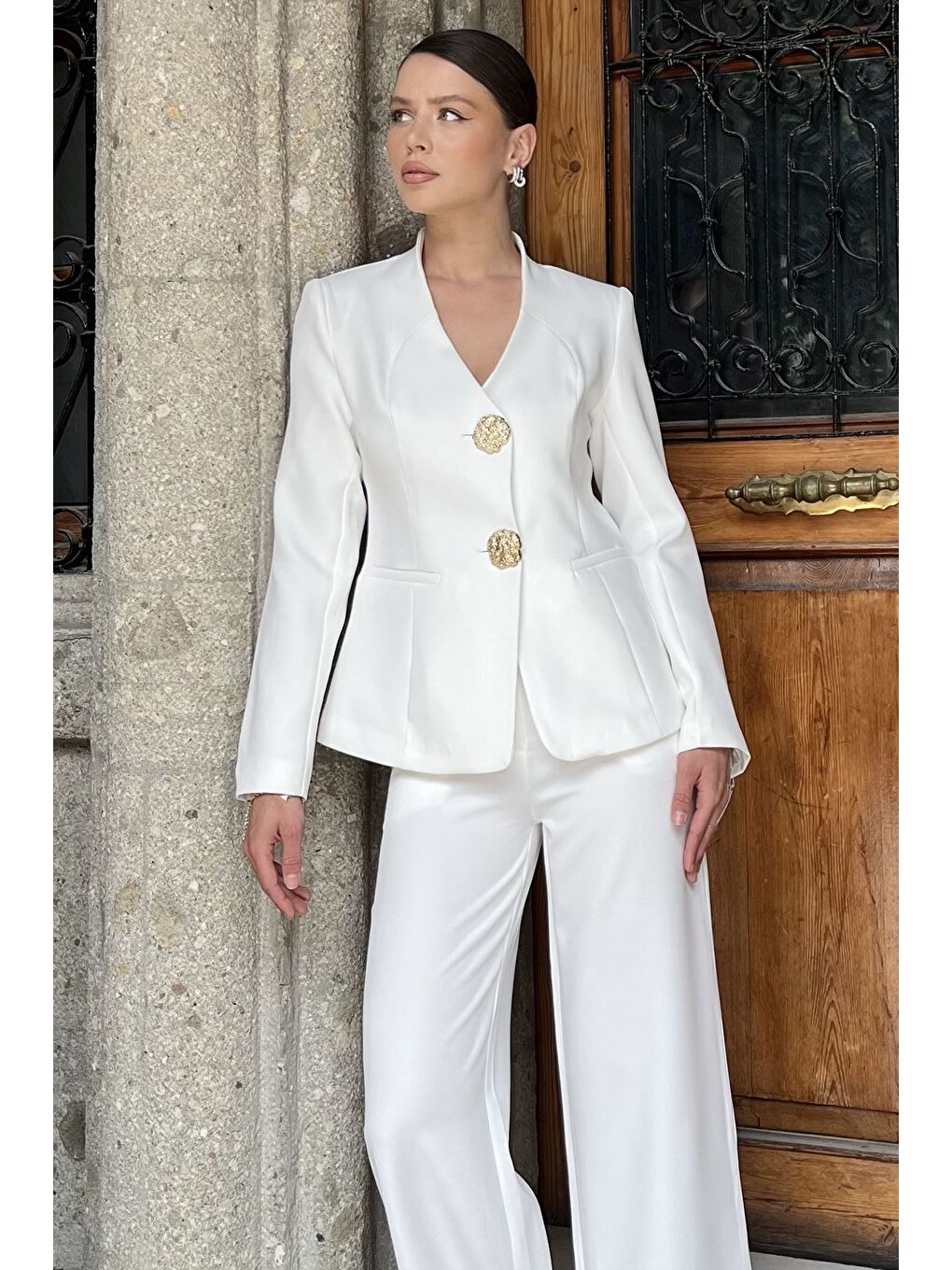 Beyaz Düğme Detaylı Ceket Pantolon İkili Takım-2