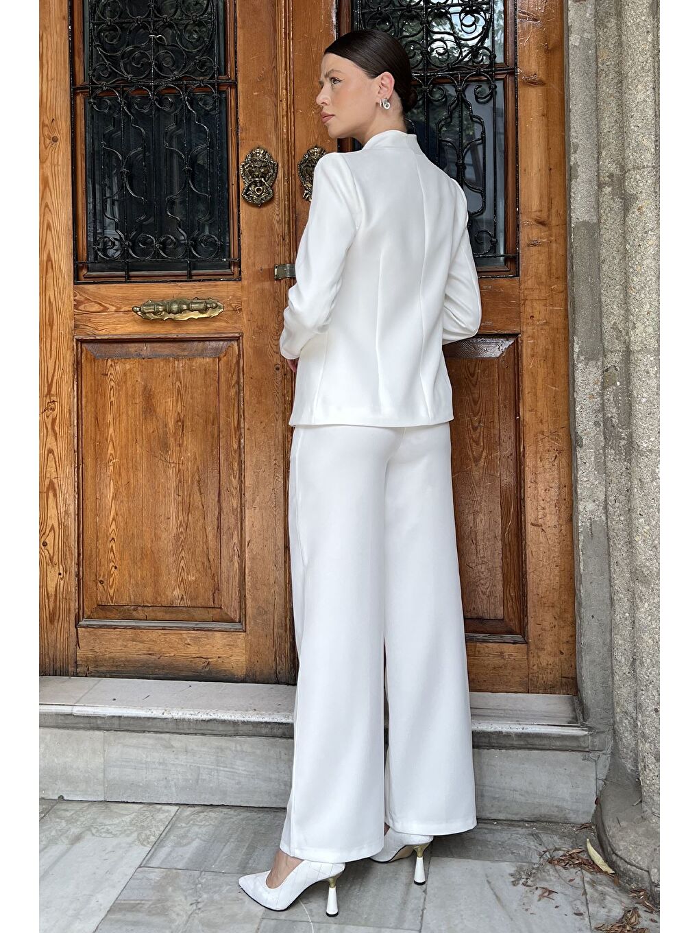 Beyaz Düğme Detaylı Ceket Pantolon İkili Takım-3