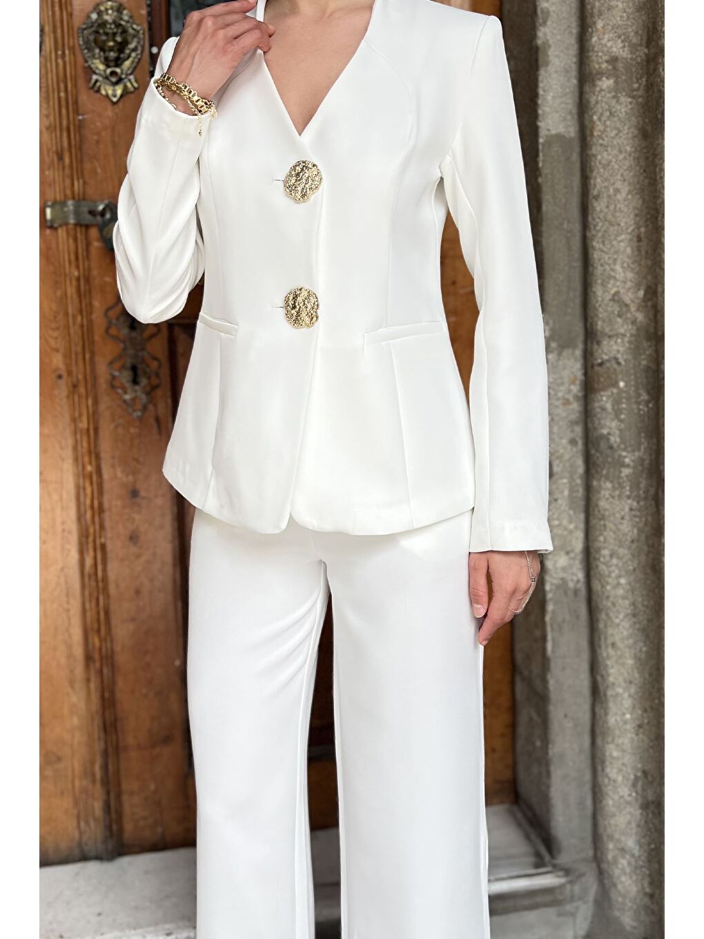 Beyaz Düğme Detaylı Ceket Pantolon İkili Takım-4