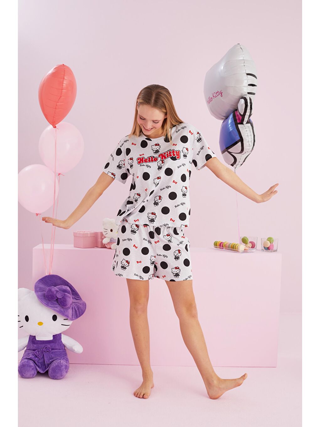 SİYAH İNCİ Gri Hello Kitty Lisanslı %100 Pamuk Gri Çok Renkli Bisklet Yaka Şort Pijama Takım - 1