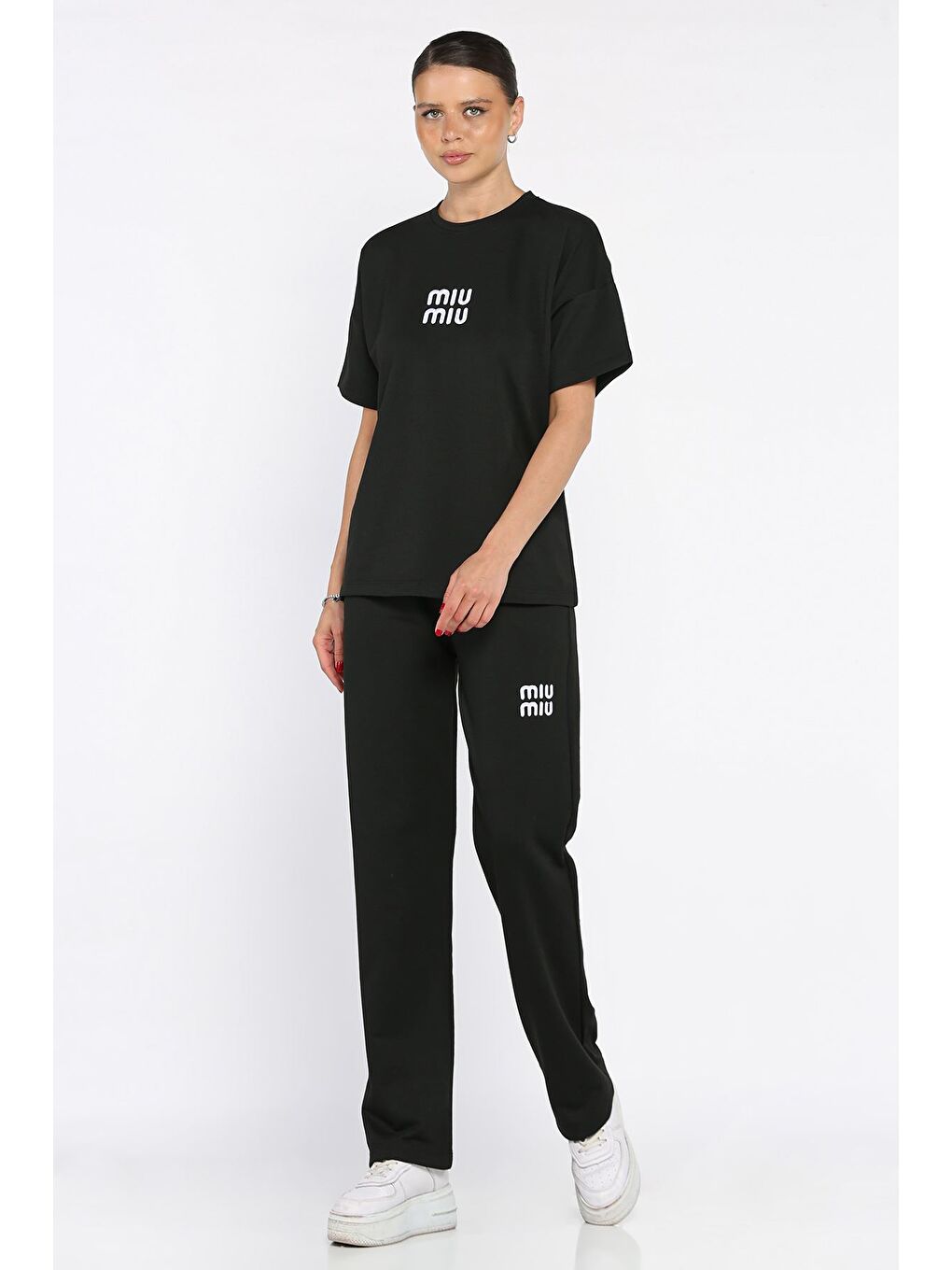 Siyah Kadın Nakış Detaylı Tişört Pantolon İkili Takım-1