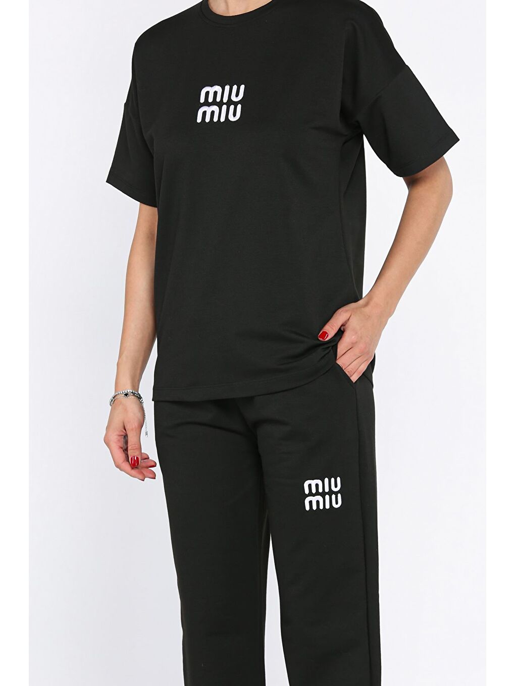 Siyah Kadın Nakış Detaylı Tişört Pantolon İkili Takım-3