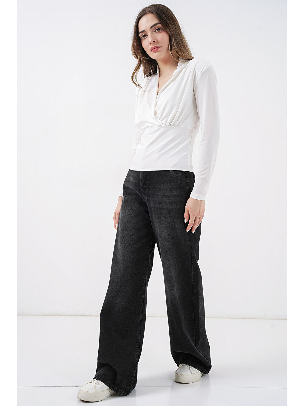 Kadın Omuz Vatkalı Kruvaze Yaka Bluz 942 - Beyaz-1