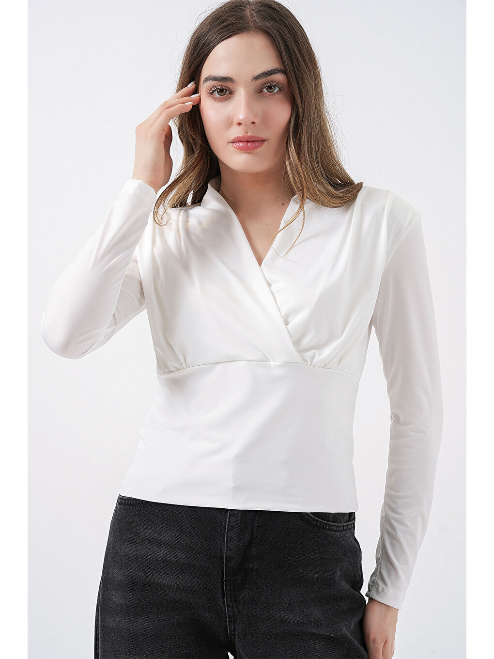 Kadın Omuz Vatkalı Kruvaze Yaka Bluz 942 - Beyaz-3