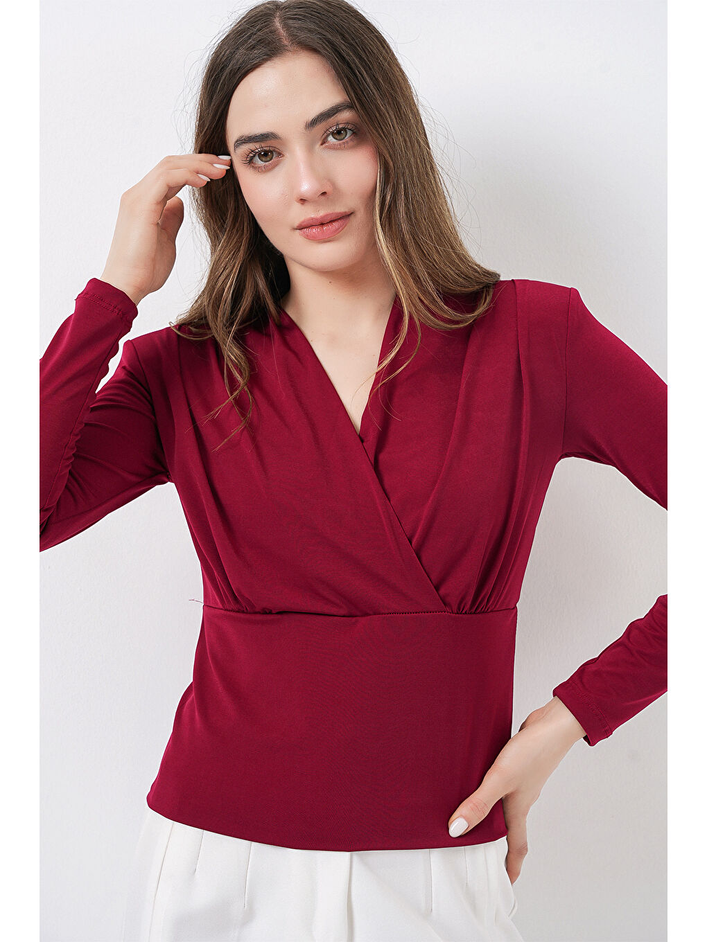 Kadın Omuz Vatkalı Kruvaze Yaka Bluz 942 - Bordo-1