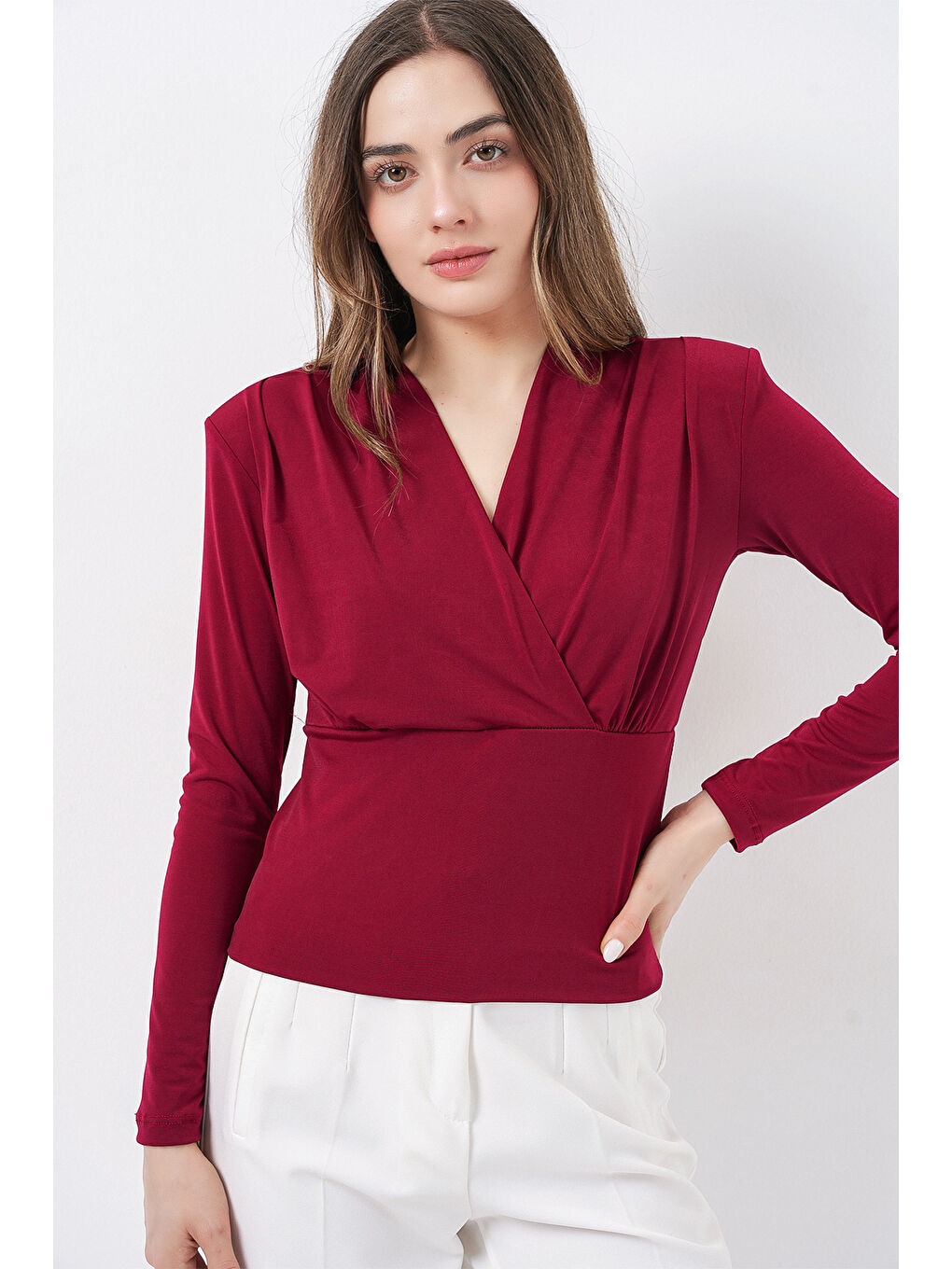 Kadın Omuz Vatkalı Kruvaze Yaka Bluz 942 - Bordo-2