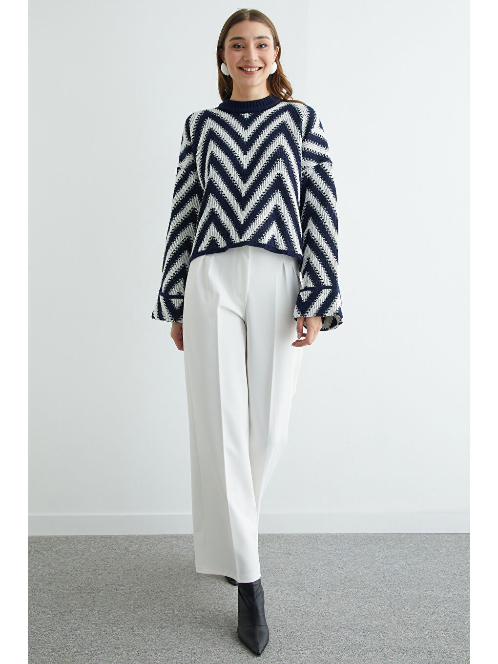 Lacivert Zikzak Desenli Kol Detaylı Triko Kazak-2