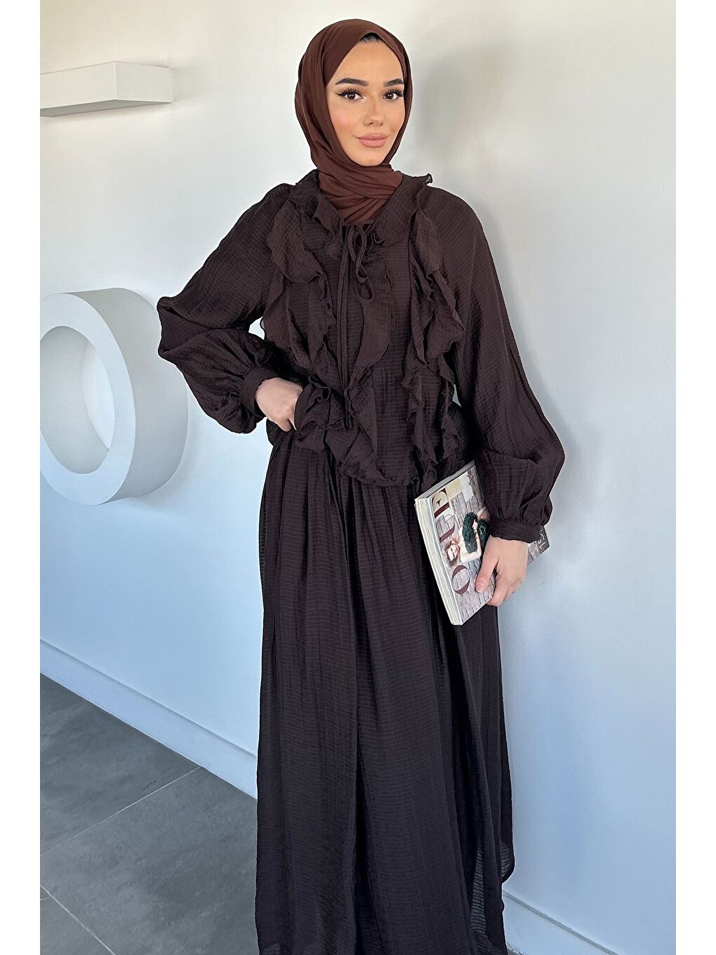 Kahverengi Ön Fırfırlı Etek Bluz Kombinli Tesettür İkili Takım-2