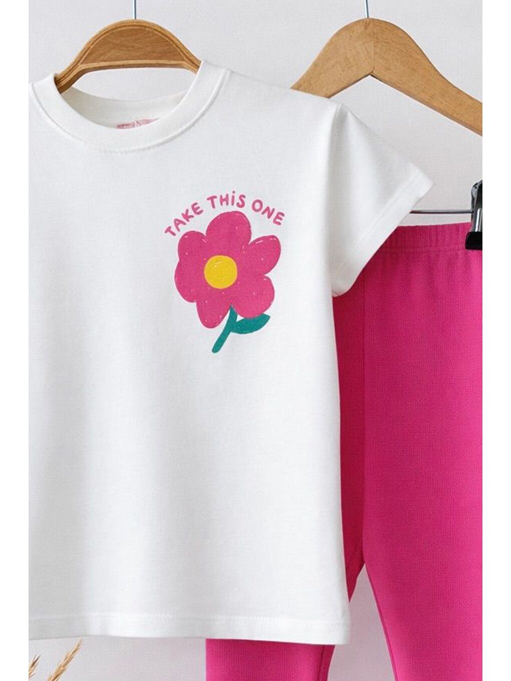 Kız Çocuk Pamuklu Ekru Çiçek Baskılı T-Shirt Ve Pembe Tayt Alt Üst Takım-4