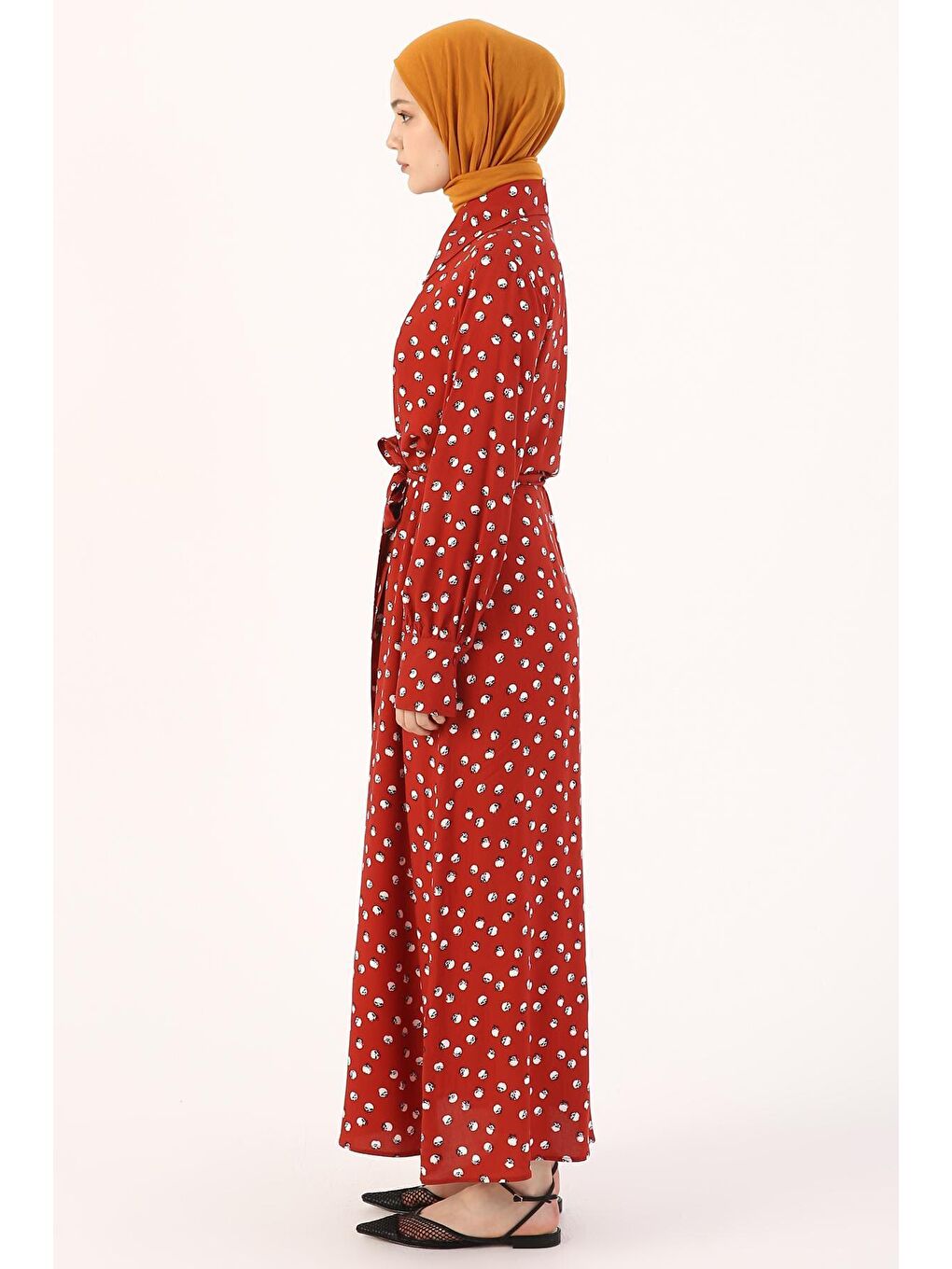 Kırmızı-Beyaz Eteği Volanlı Desenli Kuşaklı Gömlek Elbise-3