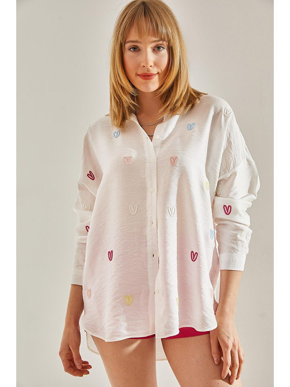 Beyaz Kadın Keten Airobin Kalp İşlemeli Oversize Düşük Omuz Gömlek-2