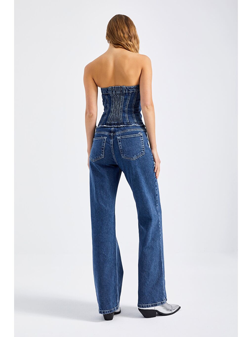 it's basic Mavi Kadın Mavi Renk Wide Leg Fit Önü Düğmeli Straplez Denim Tulum - 3