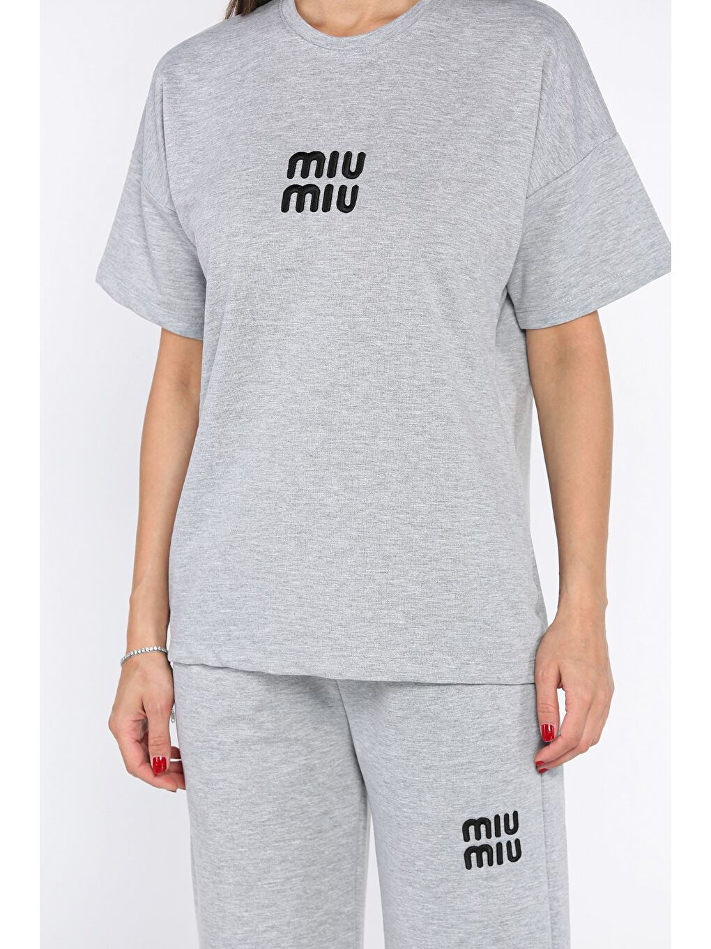 Gri Kadın Nakış Detaylı Tişört Pantolon İkili Takım-3