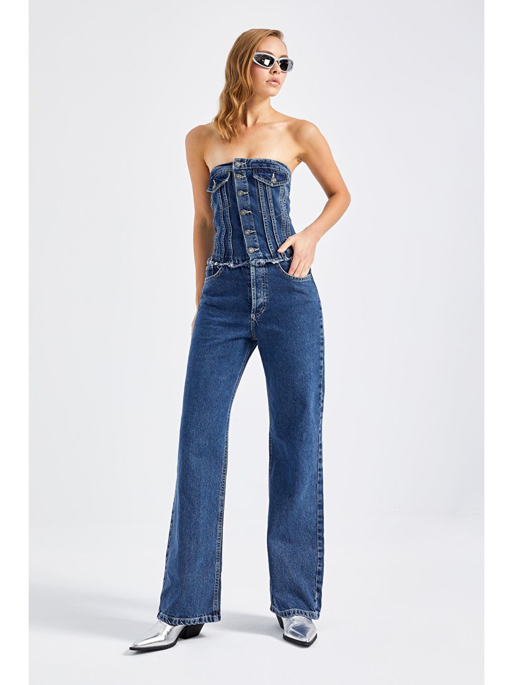 it's basic Mavi Kadın Mavi Renk Wide Leg Fit Önü Düğmeli Straplez Denim Tulum - 4