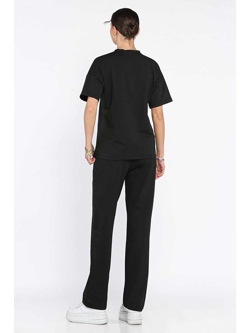 Siyah Kadın Nakış Detaylı Bisiklet Yaka Tişört Pantolon İkili Takım-2