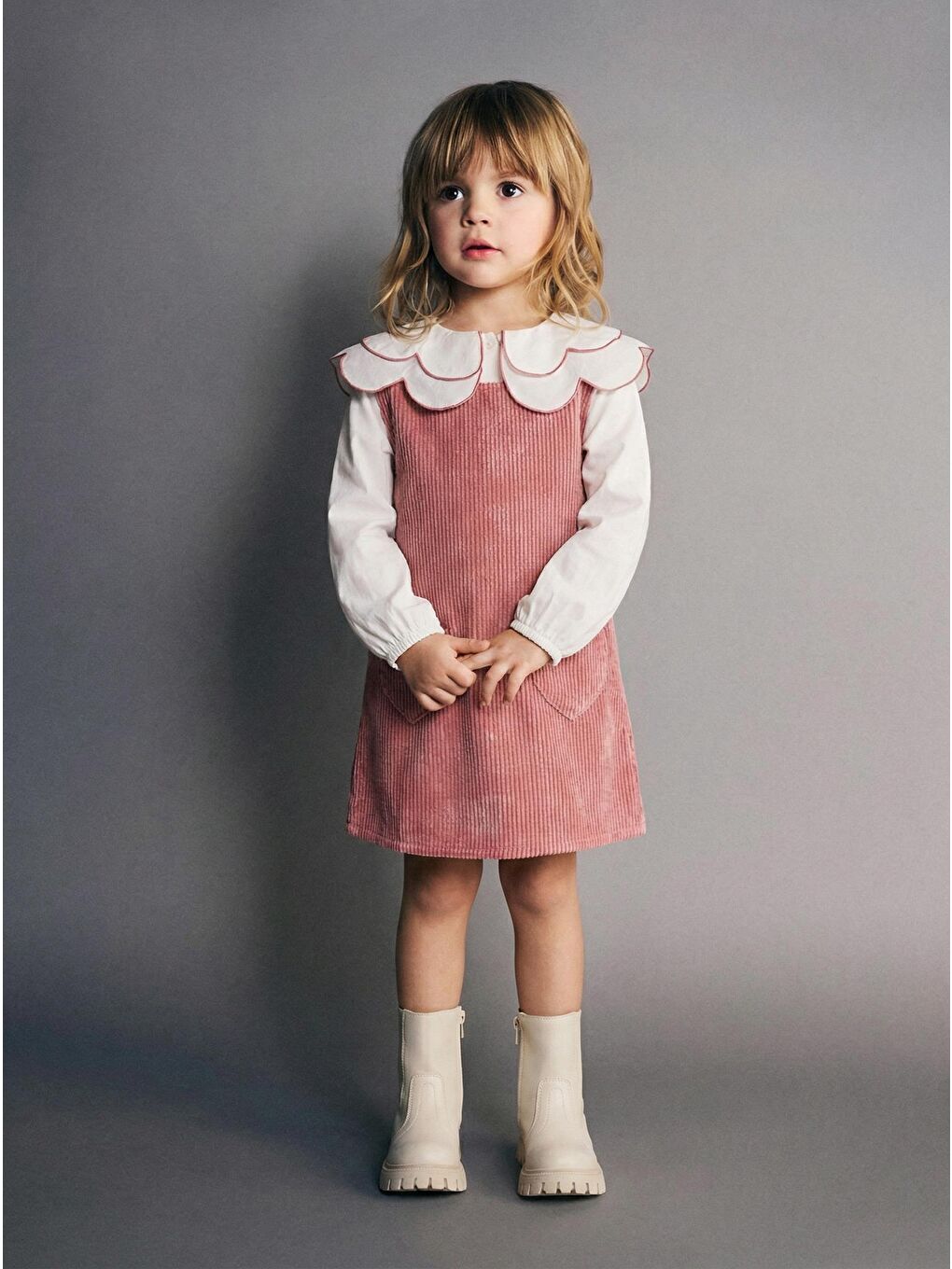 Kız Çocuk Pamuklu Pembe Ekru Fırfır Yaka Jile Elbise Takım - Kalp Cep Detaylı Uzun Kollu Bluzlu