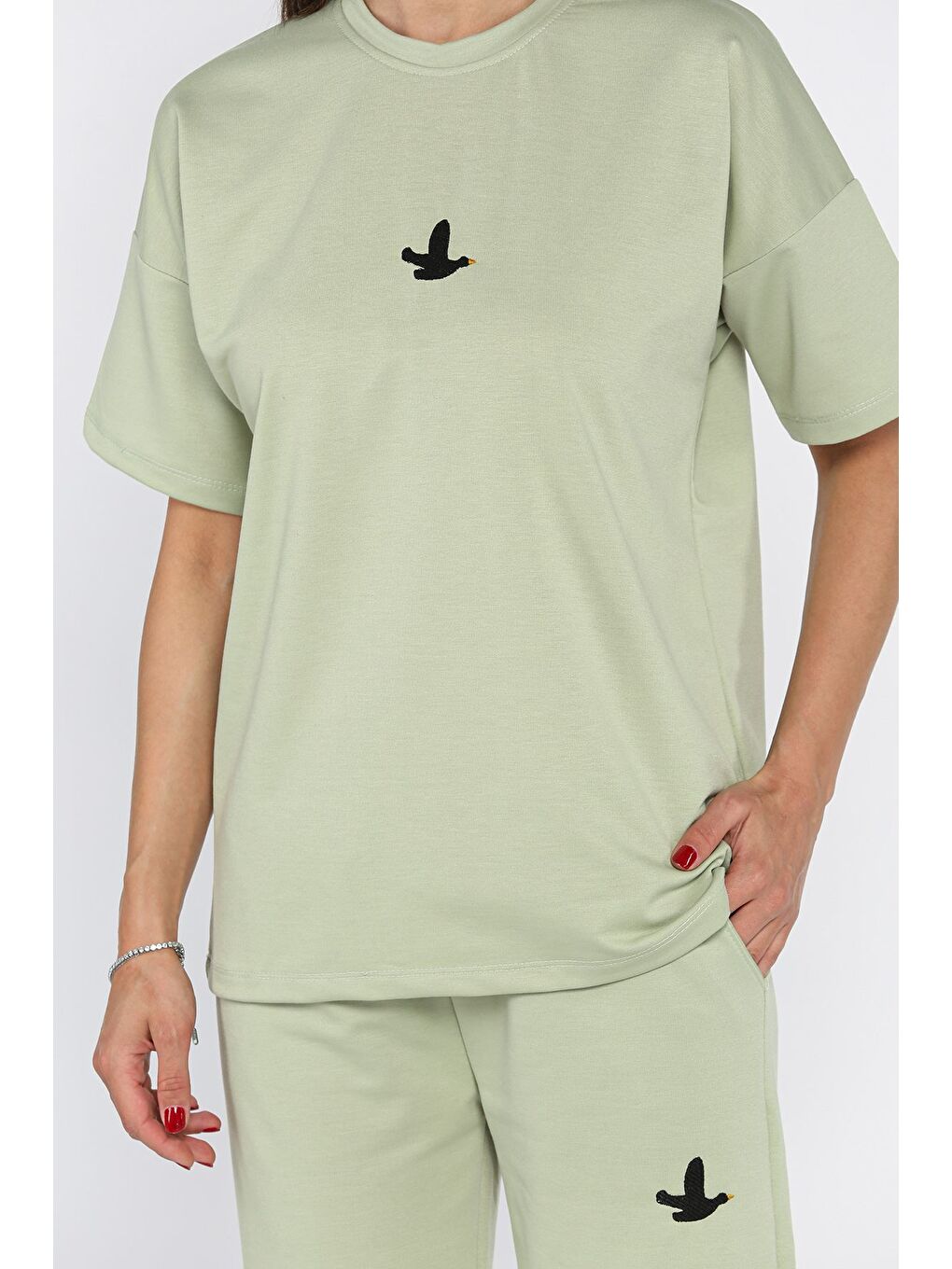 Yeşil Kadın Nakış Detaylı Bisiklet Yaka Tişört Pantolon İkili Takım-3