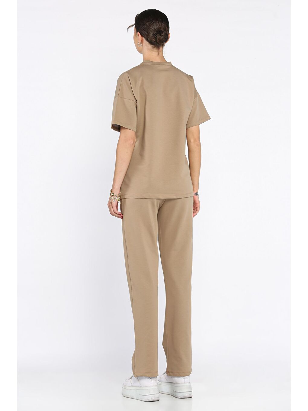 Bej Kadın Nakış Detaylı Bisiklet Yaka Tişört Pantolon İkili Takım-2