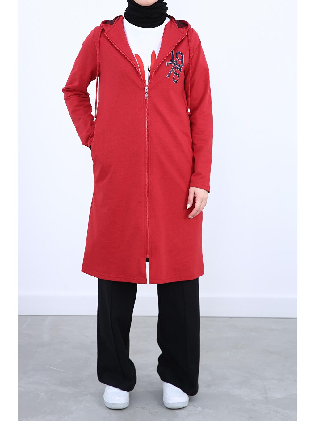 Kırmızı Fermuarlı Kapüşonlu Hırka-1