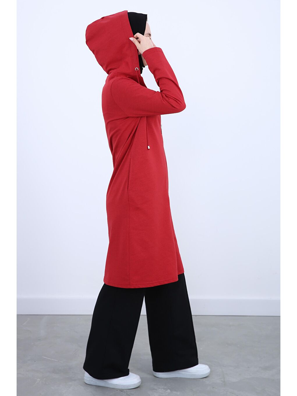 Kırmızı Fermuarlı Kapüşonlu Hırka-2