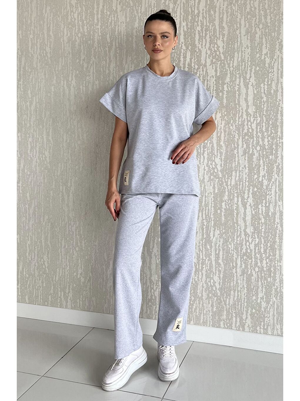 Gri Kadın Büyük Beden Armalı Tişört Pantolon İkili Takım-1