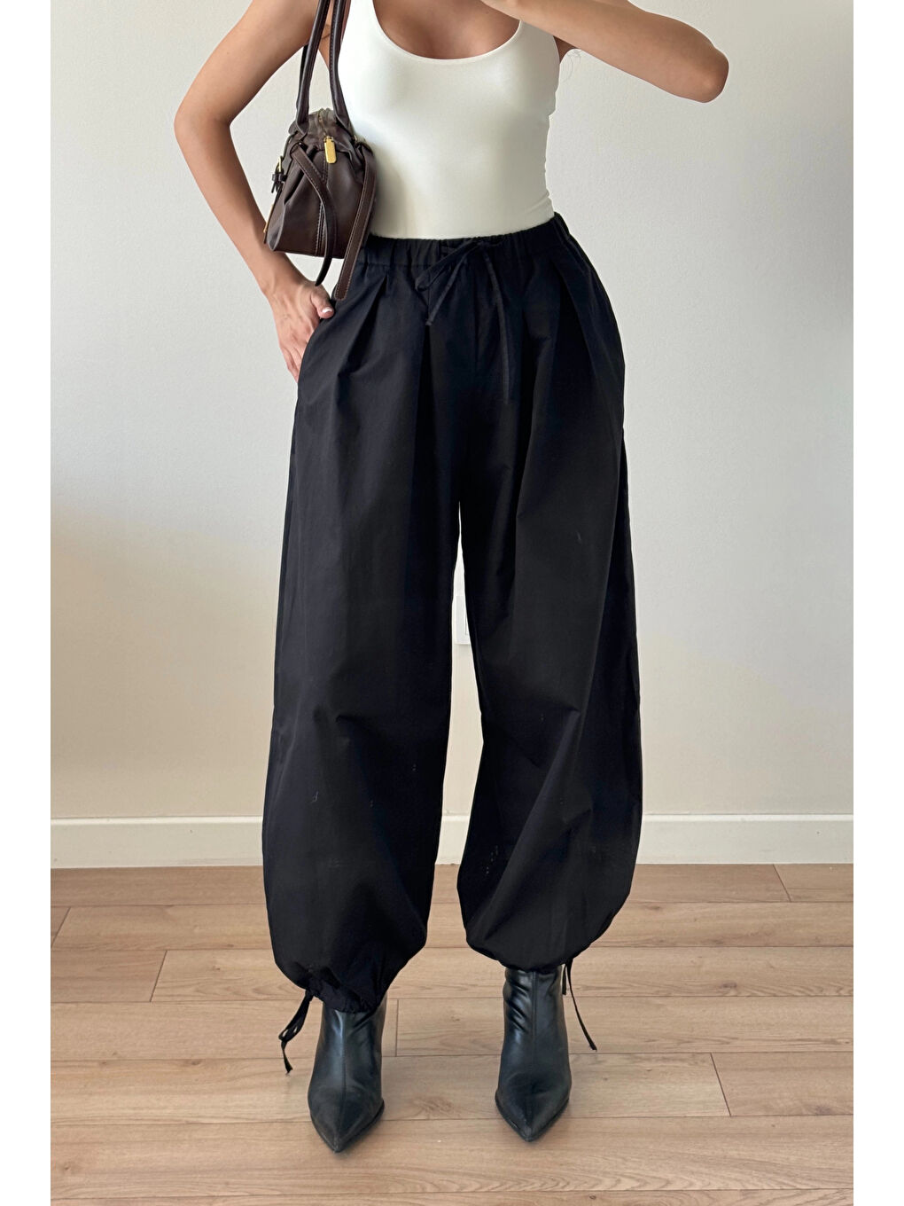 Kadın Siyah Paraşüt Pantolon 1017-1592-3