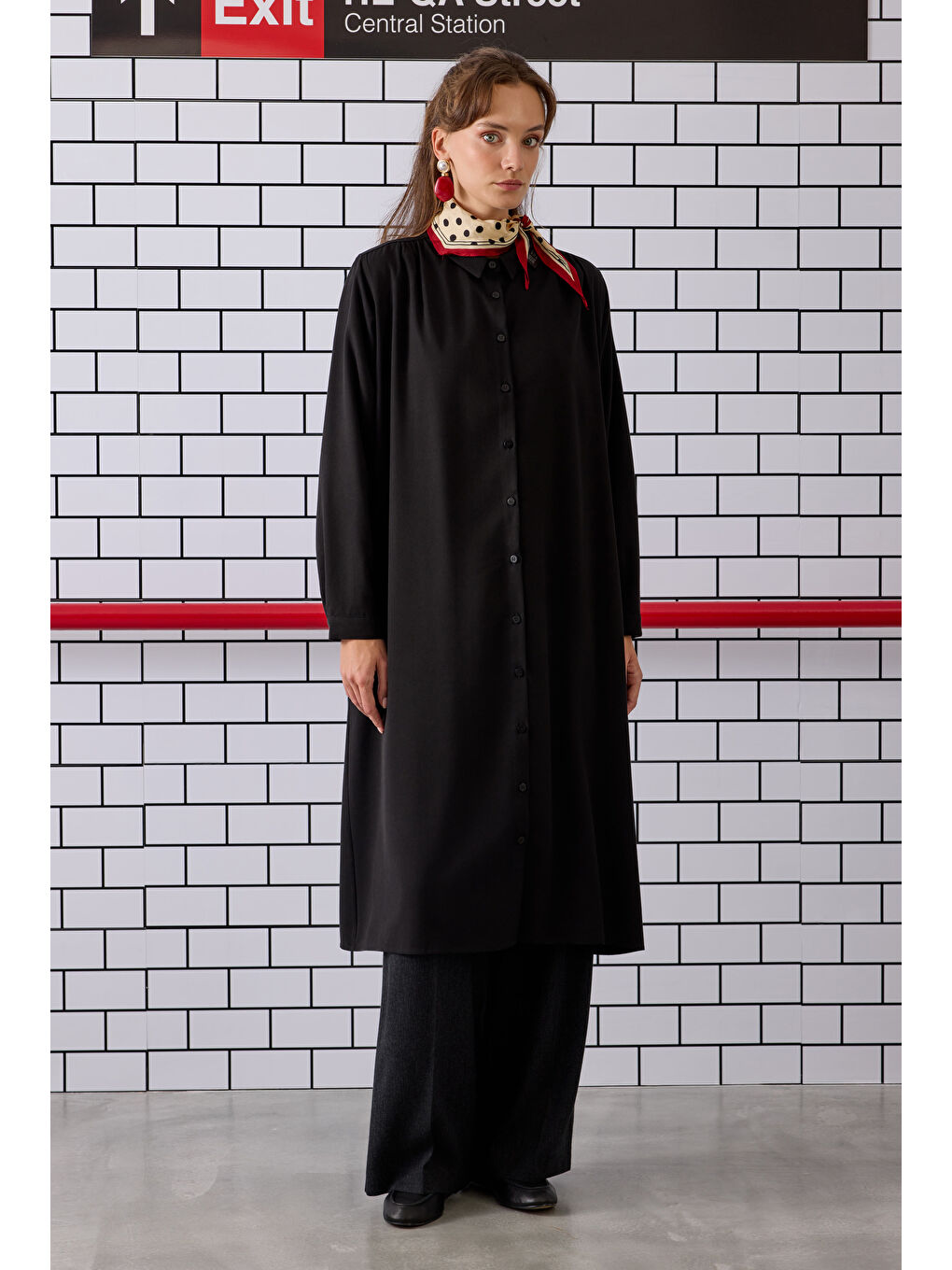 Omzu Büzgülü Gömlek Siyah-2