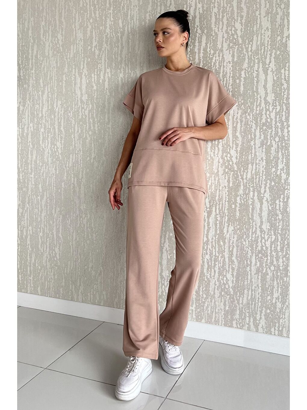 Bej Kadın Büyük Beden Armalı Tişört Pantolon İkili Takım-1