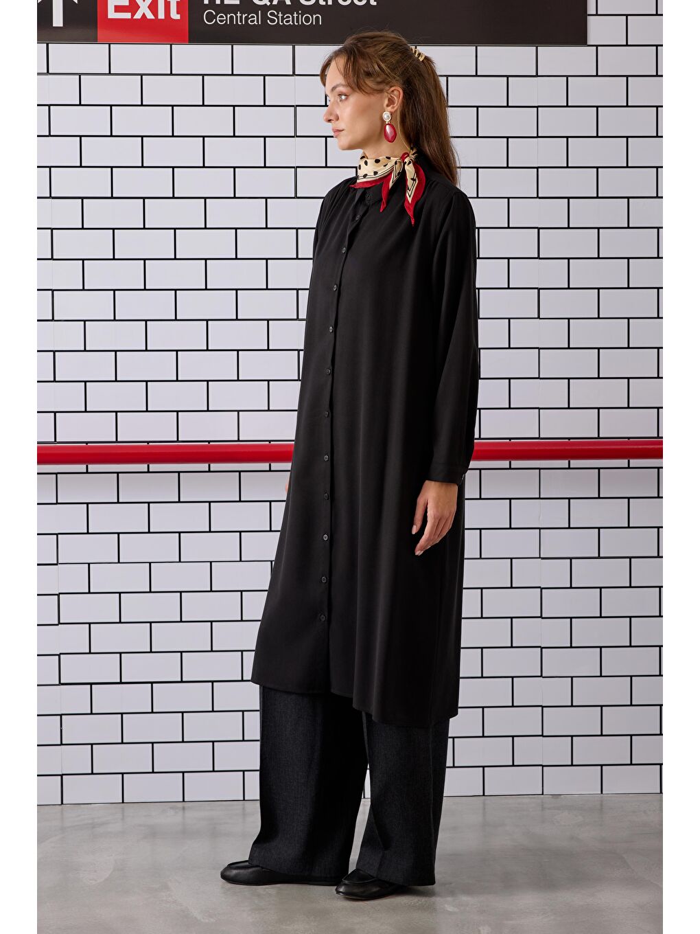 Omzu Büzgülü Gömlek Siyah-4