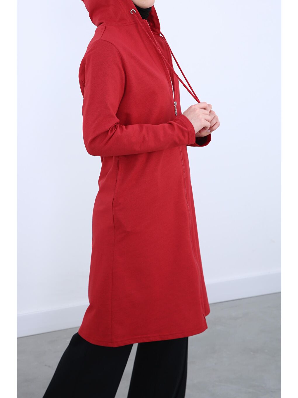Kırmızı Fermuarlı Kapüşonlu Hırka-4