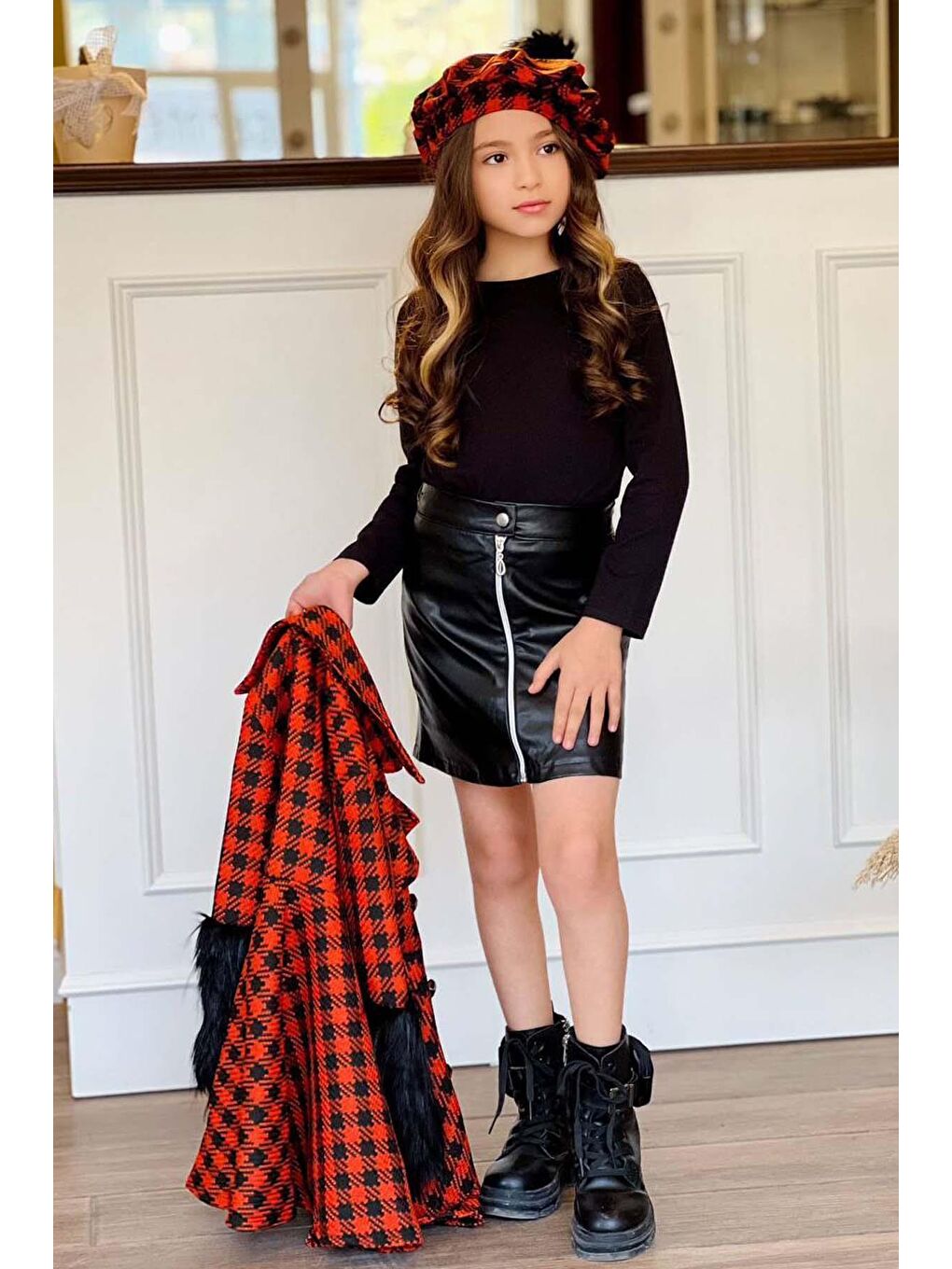 Kız Çocuk Deri Etekli ve Kolları Peluş Kare Desenli Turuncu Kaban-1