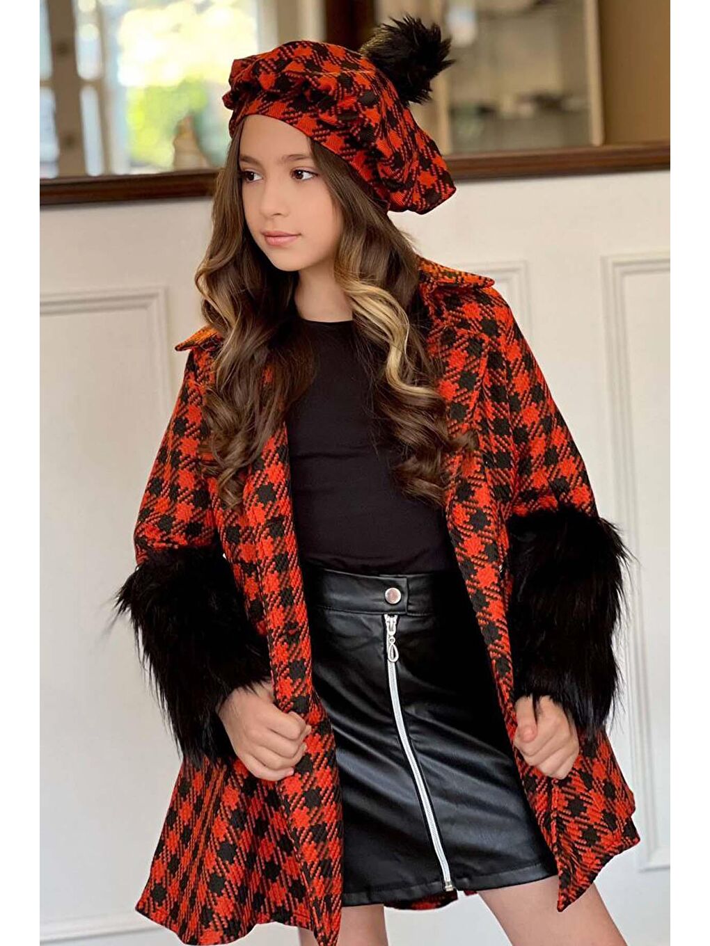 Kız Çocuk Deri Etekli ve Kolları Peluş Kare Desenli Turuncu Kaban-2