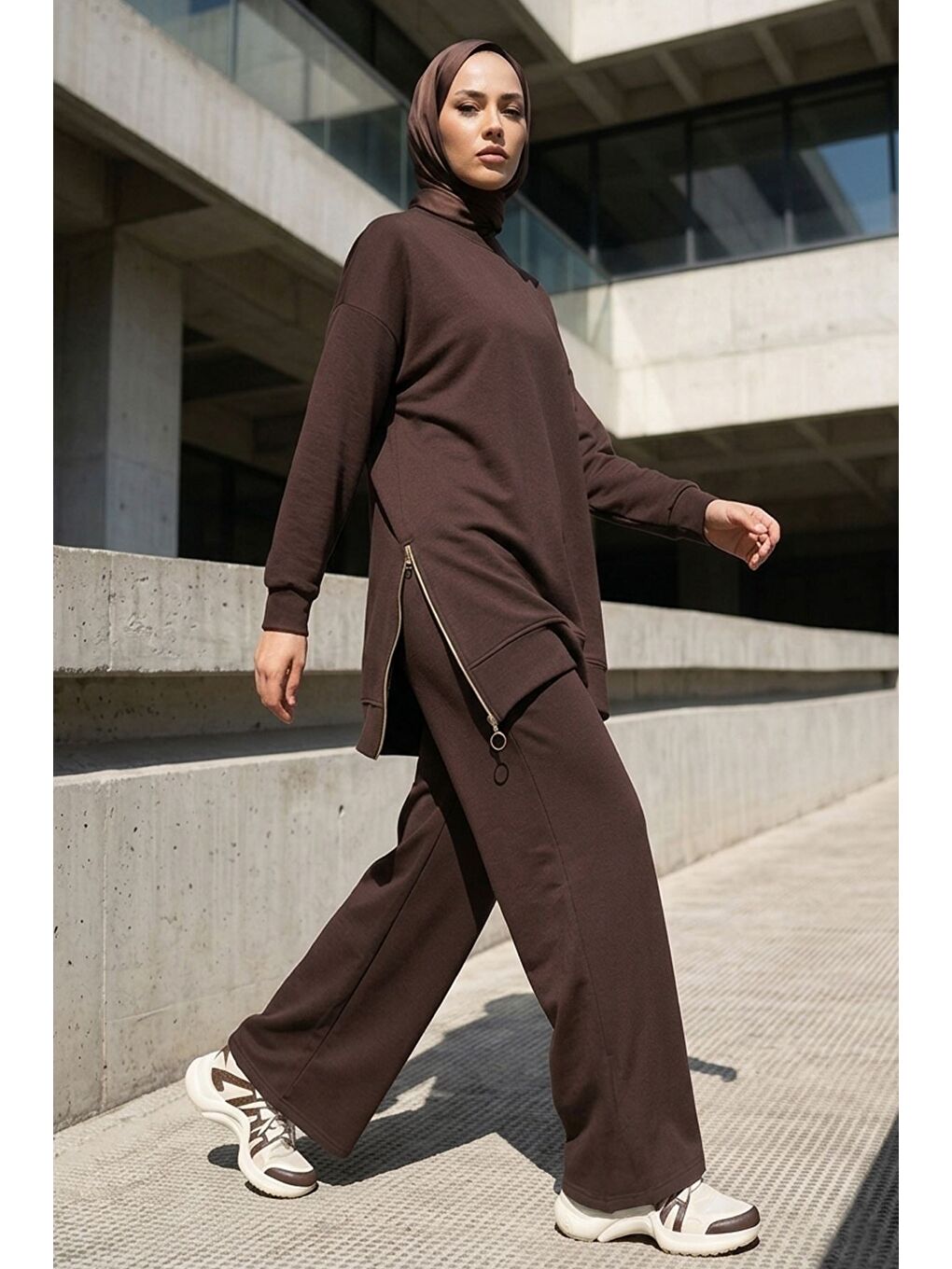 Kahverengi Yan Fermuarlı Tunik Pantolon Tesettür İkili Takım