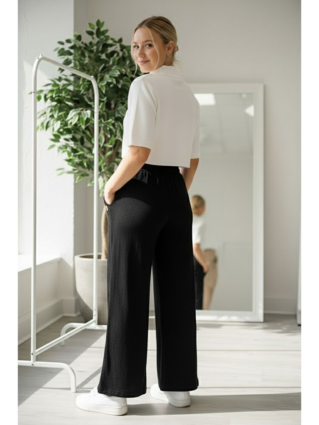 İtalyan Siyah Cepli Lastikli Bel Geniş Paça İnce Fitilli Kadife Dokuma Pantolon 100 62-5