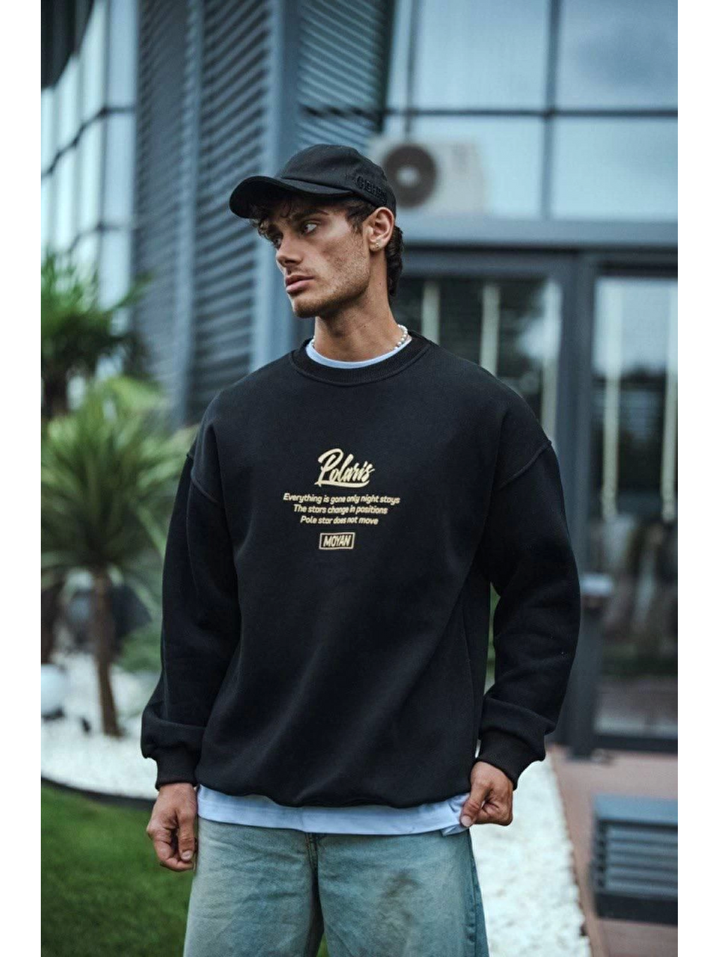 Kışlık Bisiklet Yaka Ön Ve Arka Baskılı Sweatshirt - Siyah