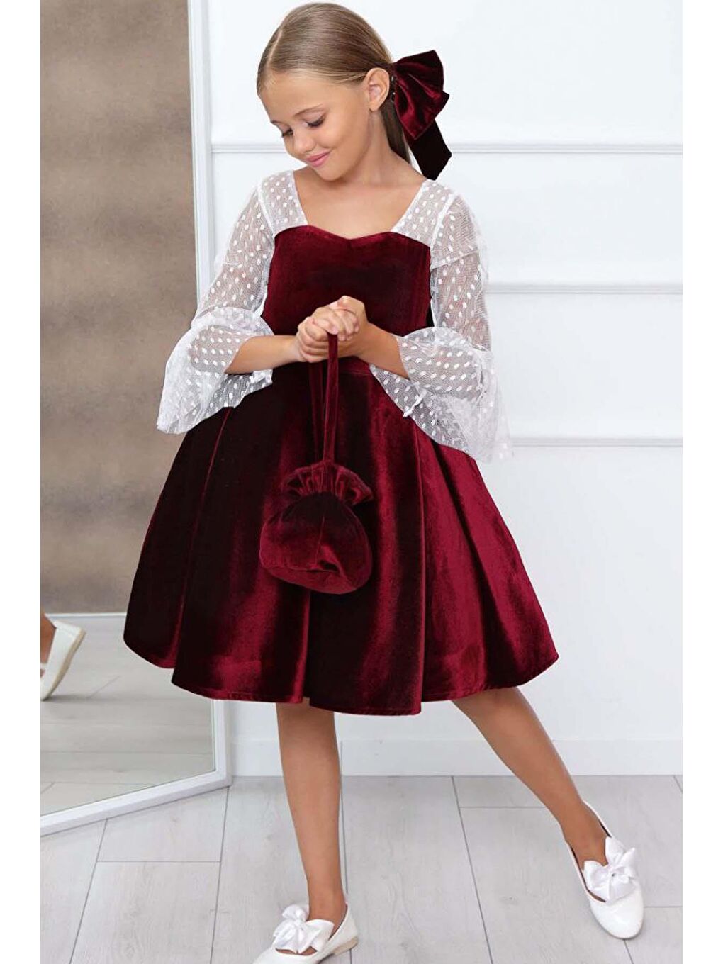 Kız Çocuk Kolları Transparan Puantiye Detaylı Bordo Kadife Elbise-2