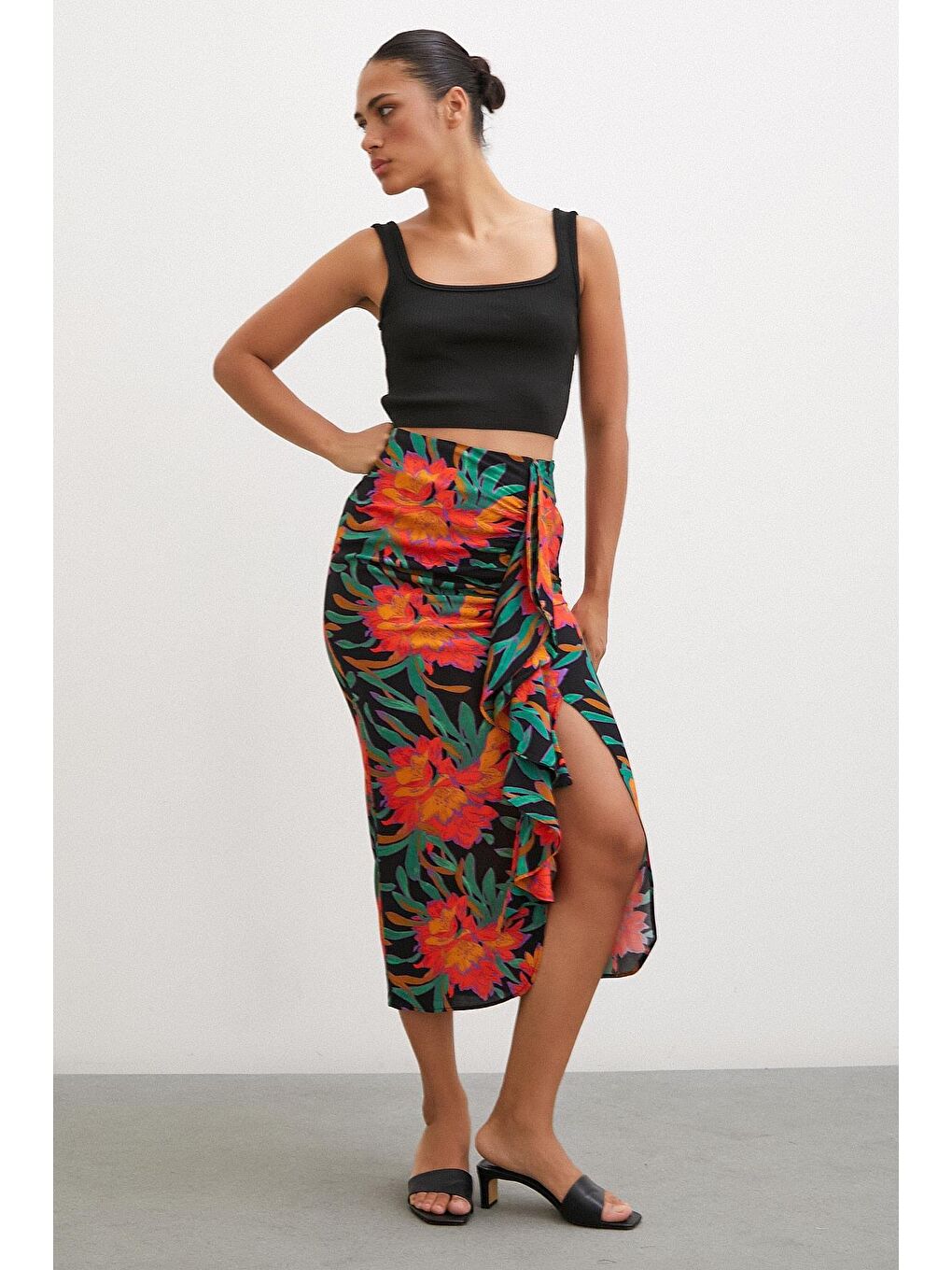 Yeşil Önü Fırfırlı Desenli Etek