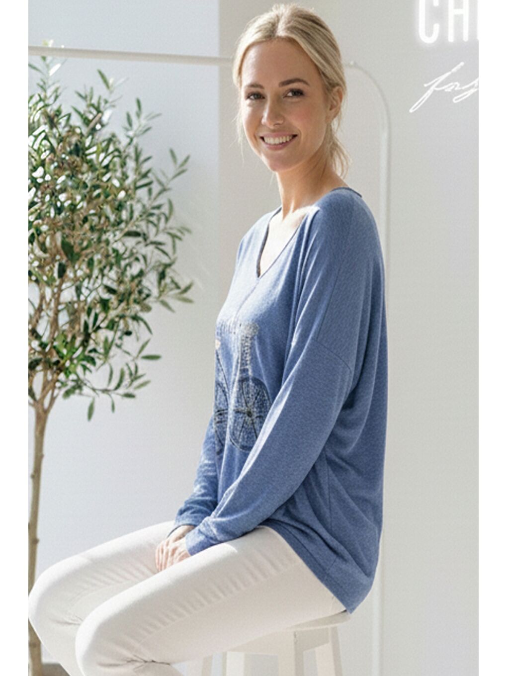 İtalyan Mavi V Yaka Uzun Kol Baskılı Casual Akrilik Oversize Triko Bluz 68 70-1