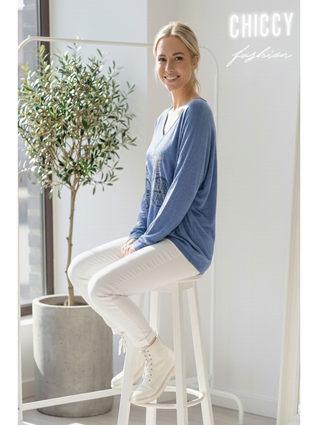 İtalyan Mavi V Yaka Uzun Kol Baskılı Casual Akrilik Oversize Triko Bluz 68 70-4