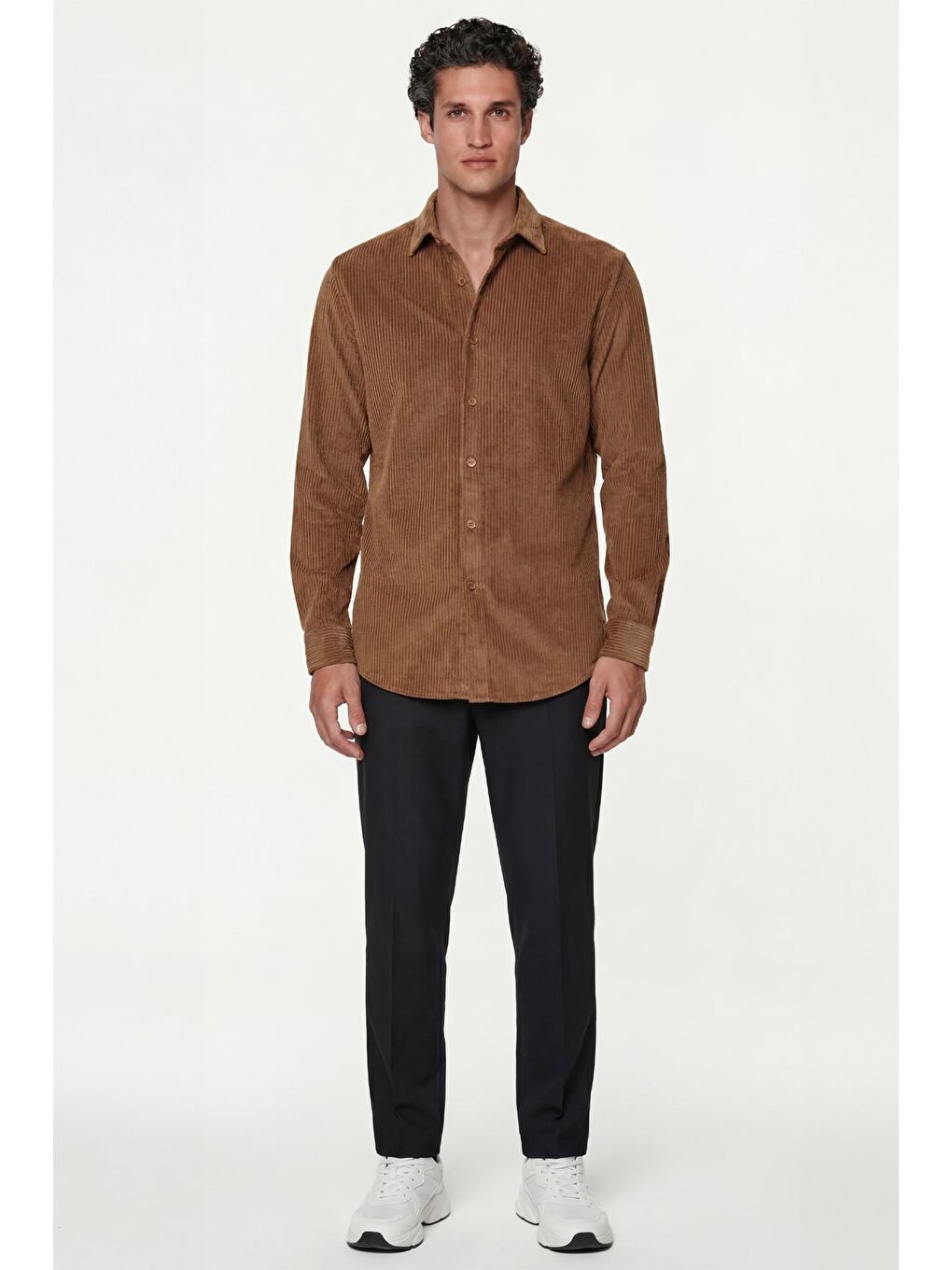 Kahverengi Camel Comfort Fit Pamuklu Fitilli Kadife Uzun Kollu Polo Yaka Erkek Gömlek-1