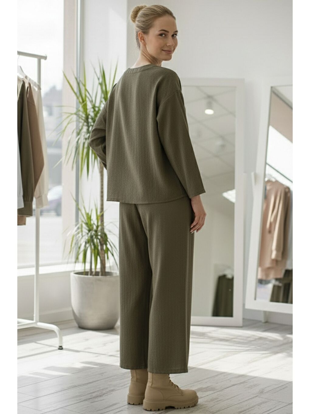 İtalyan Haki Uzun Kol Lastikli Bel İnce Fitilli Kadife Dokuma Alt Üst Takım 67/64 103/58-4