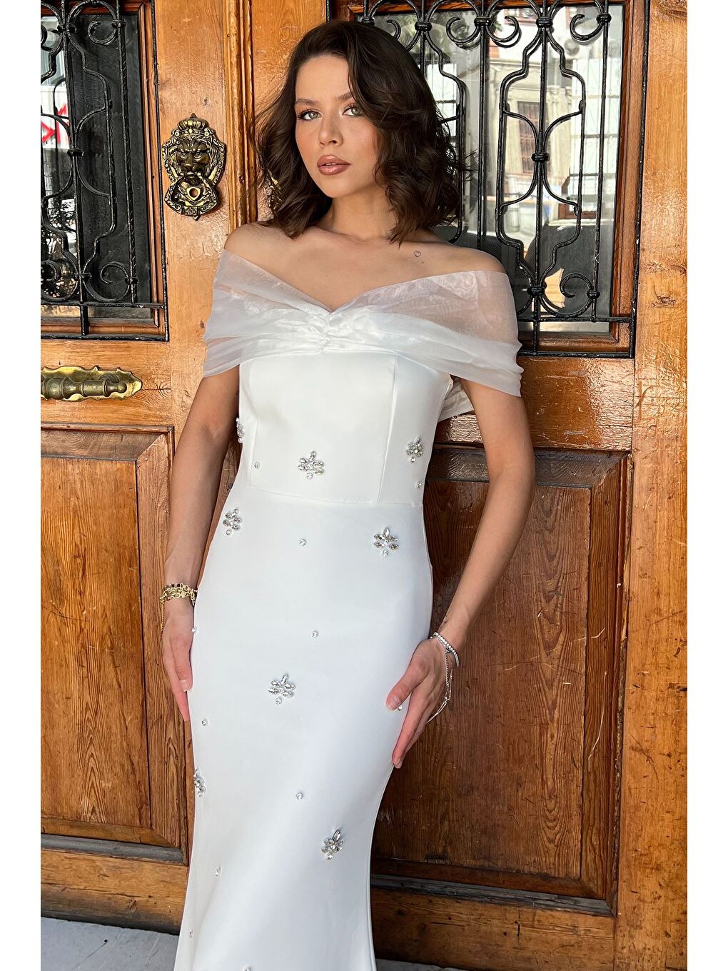 Ekru Tül Detaylı Taşlı Straplez Abiye Elbise-2