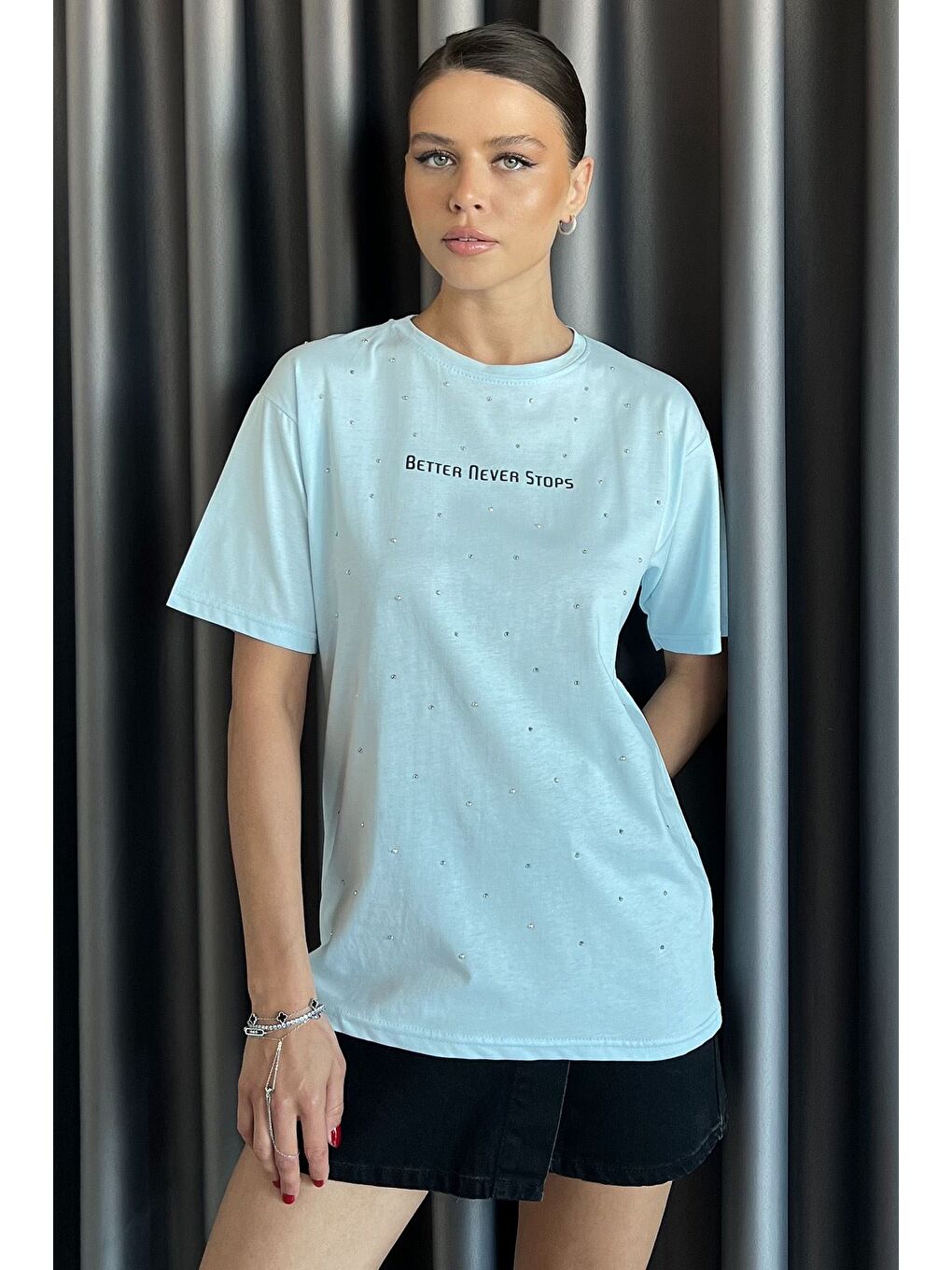 Ekru Kadın Yazı Baskılı Taşlı Bisiklet Yaka Tişört