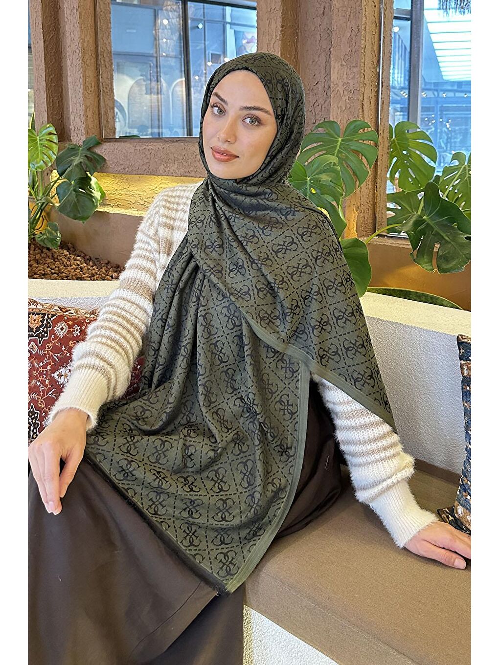 Gue Desen Çift Taraflı Kaşmir Şal Haki